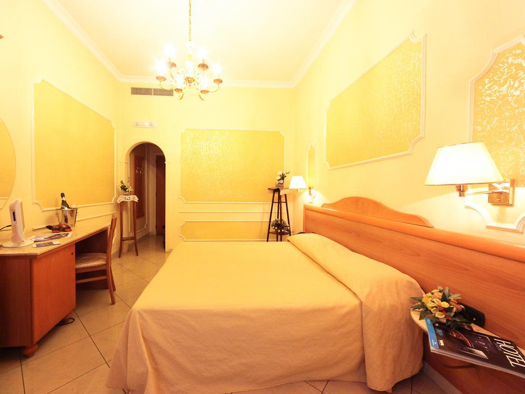 Hotel Casablanca Neapel Zimmer foto